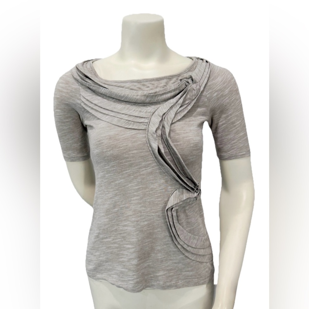 Pilcro and the Letterpress Anthropologie Gray Ruffle Front Top | XS